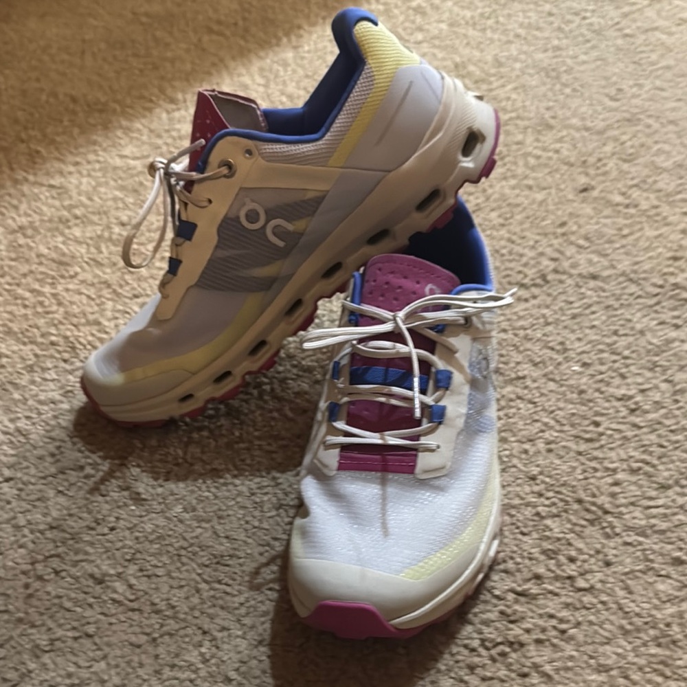 On Running Women's White and Pink Athletic Shoes